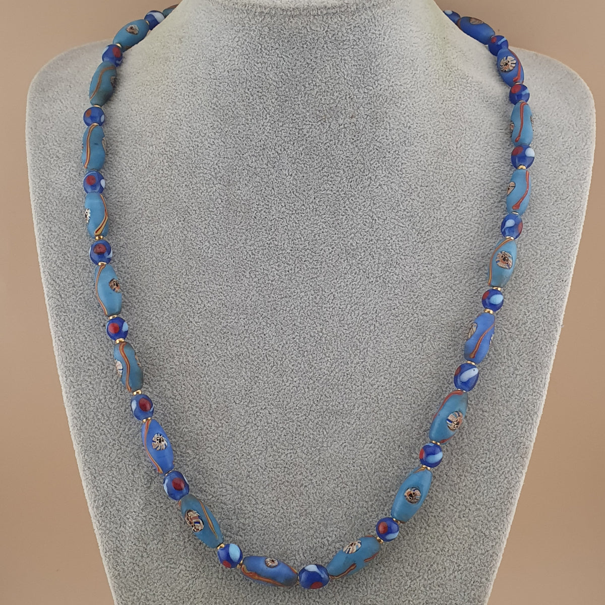 Collier de perles de verre de style vénitien ancien et perles de verre millefiori