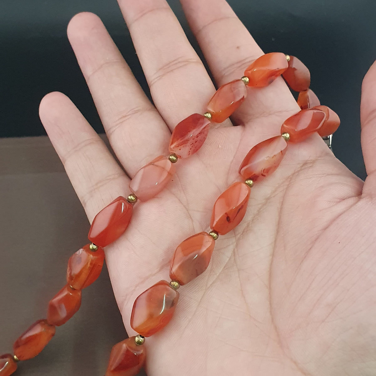 Collier vintage africain en agate œil de cornaline rouge du Mali