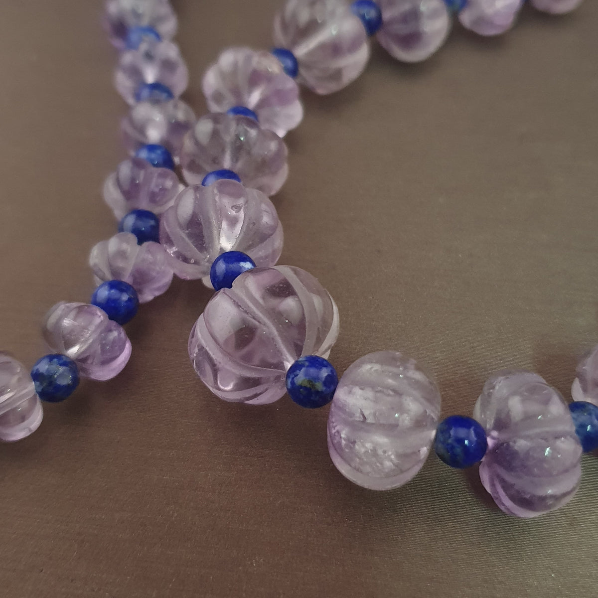 Vintage Melonenform Lila Amethyst mit Lapislazuli Perlen Halskette