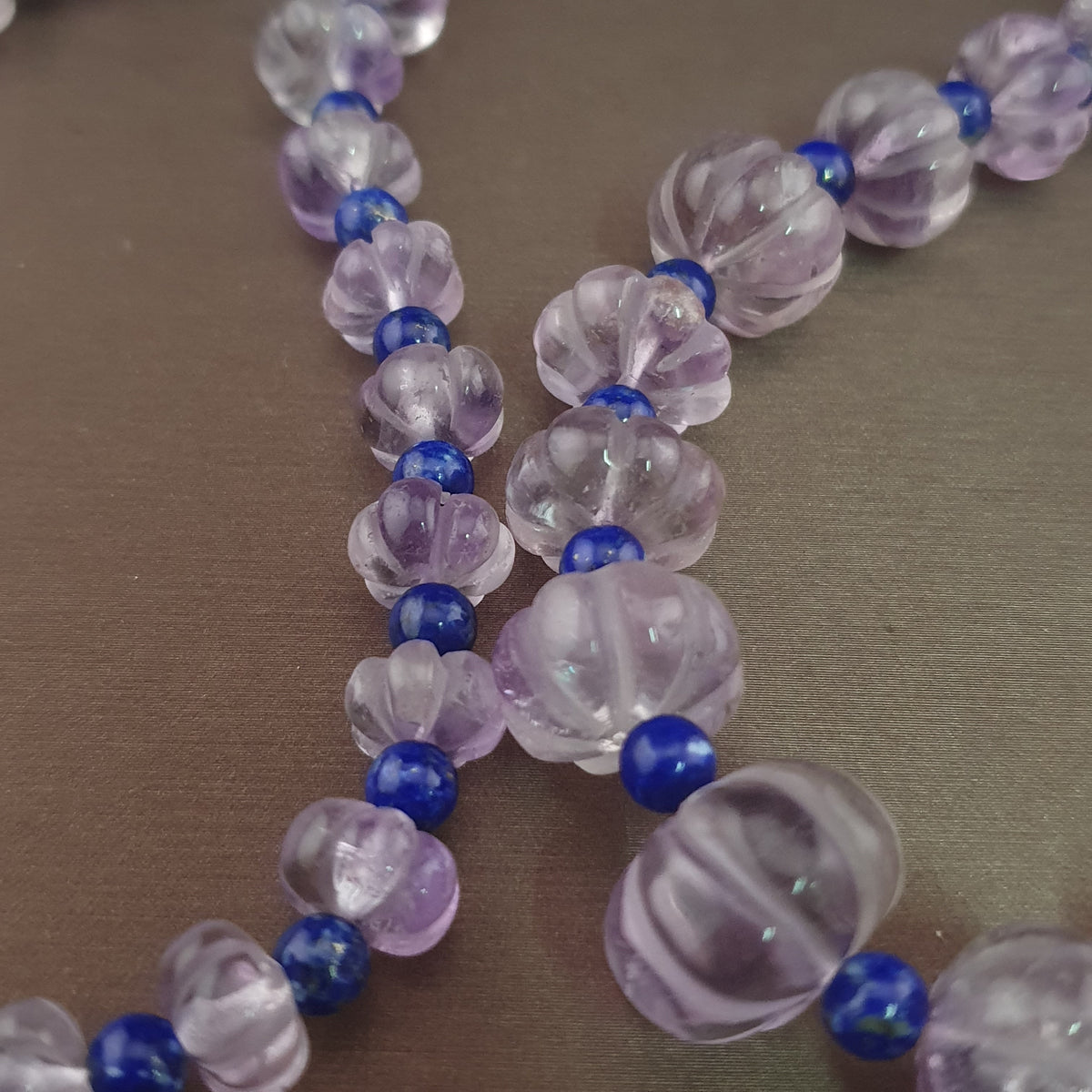 Vintage Melonenform Lila Amethyst mit Lapislazuli Perlen Halskette