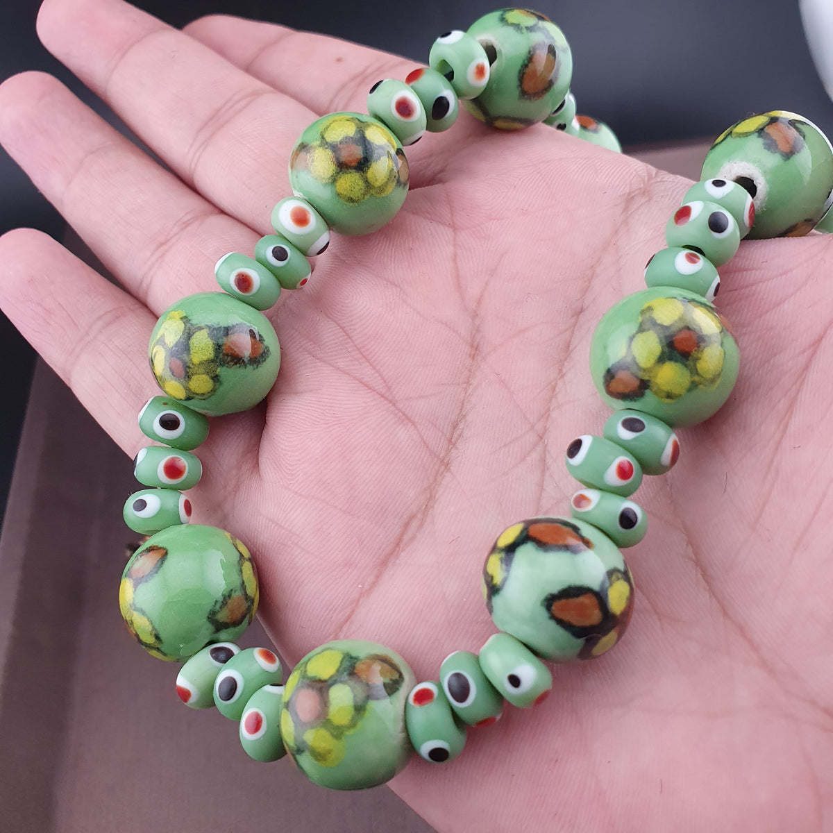 Vintage Venetian Style Skunk Eye Tire Shape & Floral Printed Glass Beads Necklace