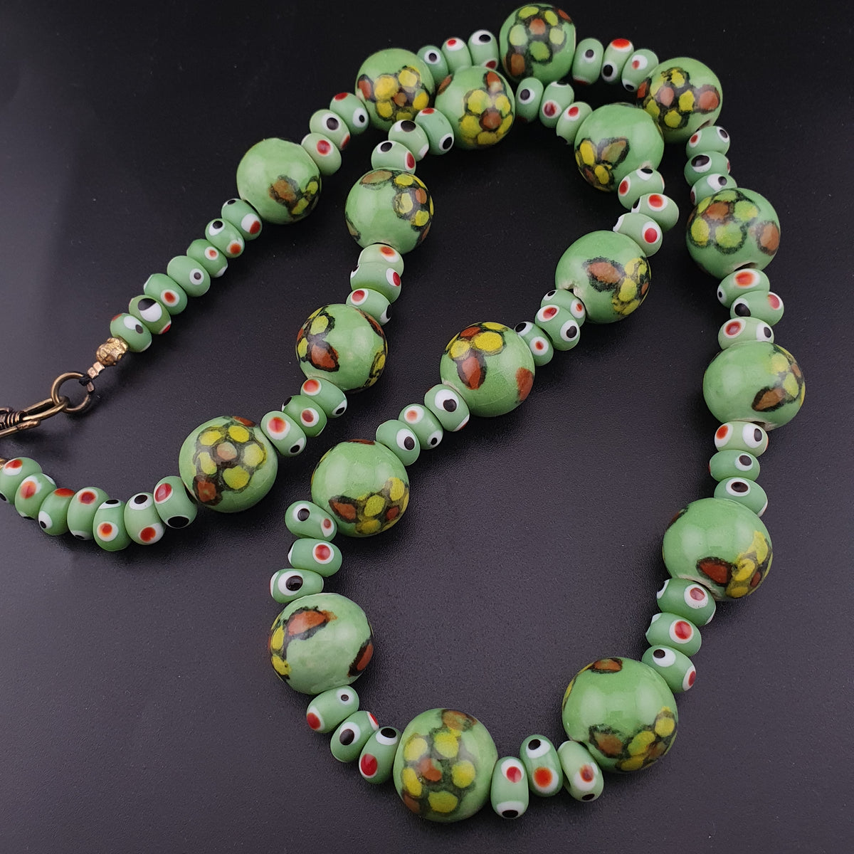 Vintage Venetian Style Skunk Eye Tire Shape & Floral Printed Glass Beads Necklace