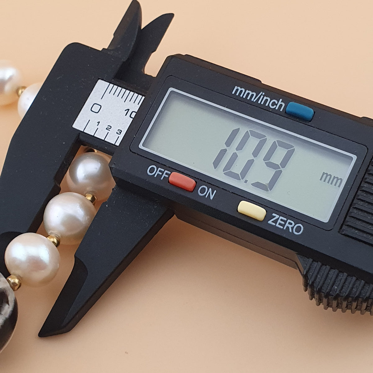 Vintage Himalayan Melon Design Dzi Bead With Authentic Pearls Bracelet