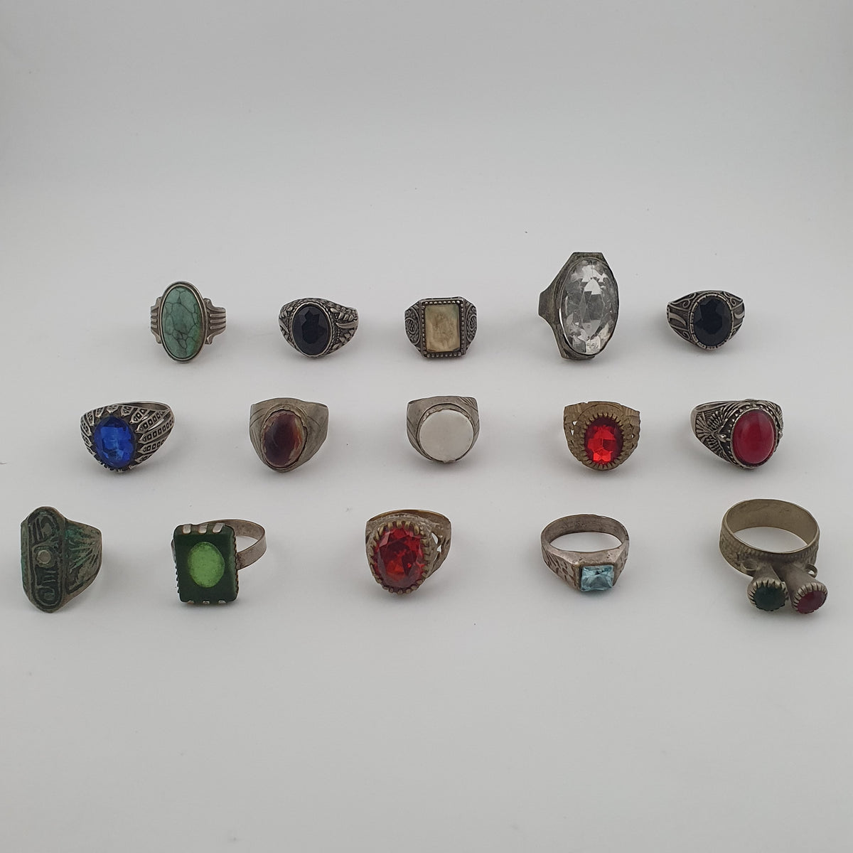 15 Old Fashioned Brass Rings Rustic Decorative Jewellery Lot