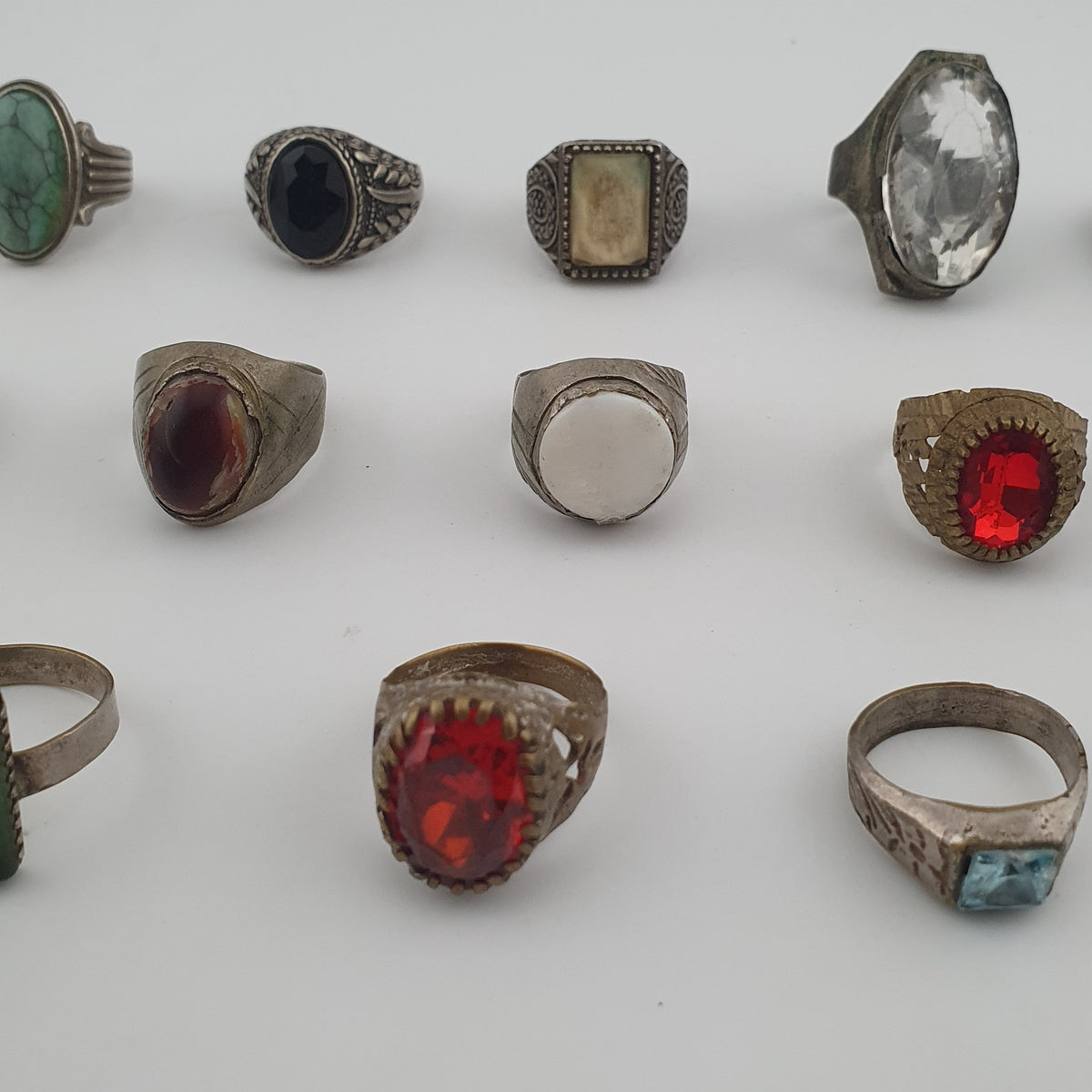 15 Old Fashioned Brass Rings Rustic Decorative Jewellery Lot