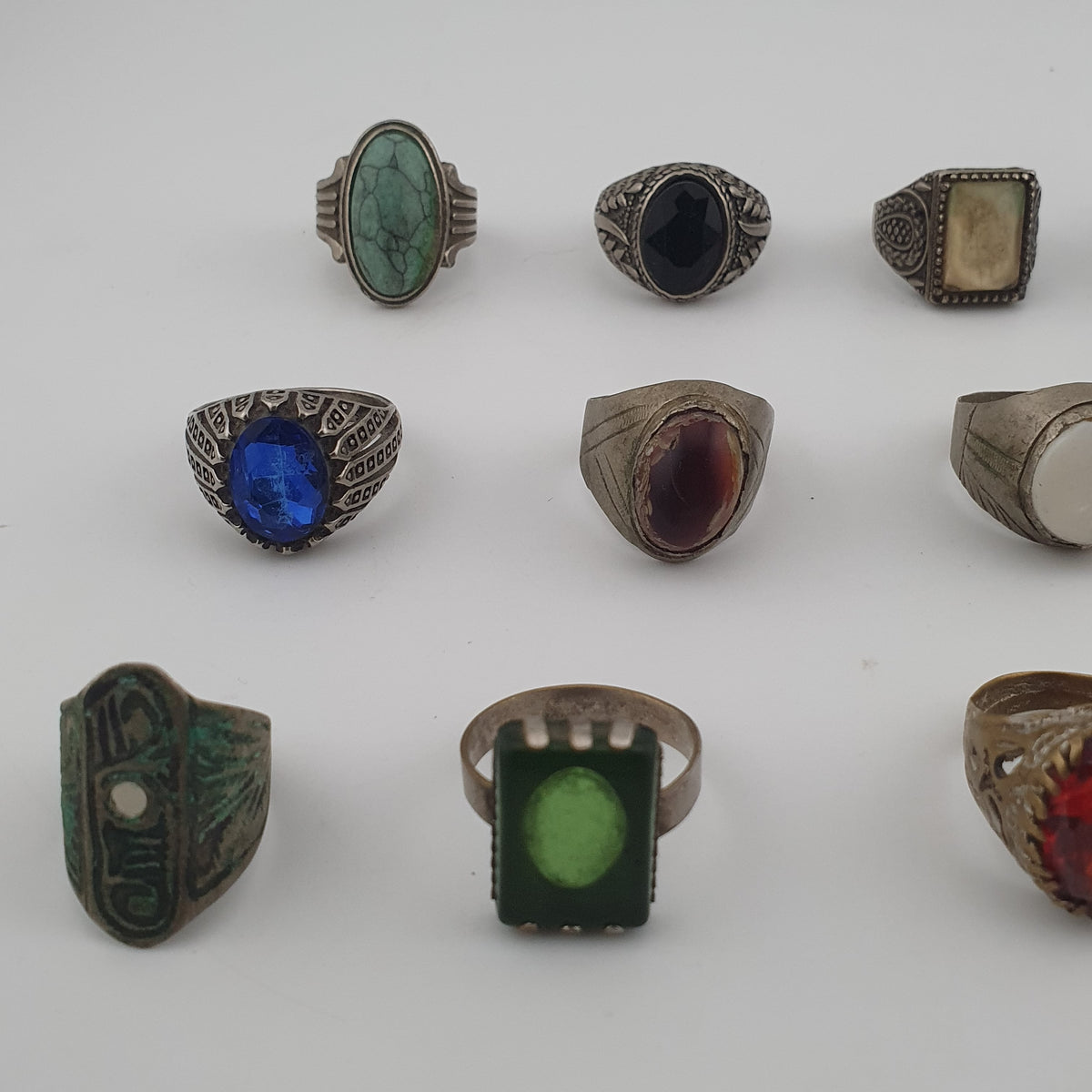 15 Old Fashioned Brass Rings Rustic Decorative Jewellery Lot