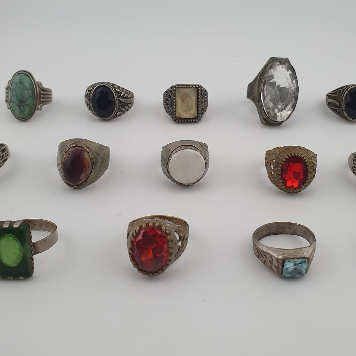 15 Old Fashioned Brass Rings Rustic Decorative Jewellery Lot