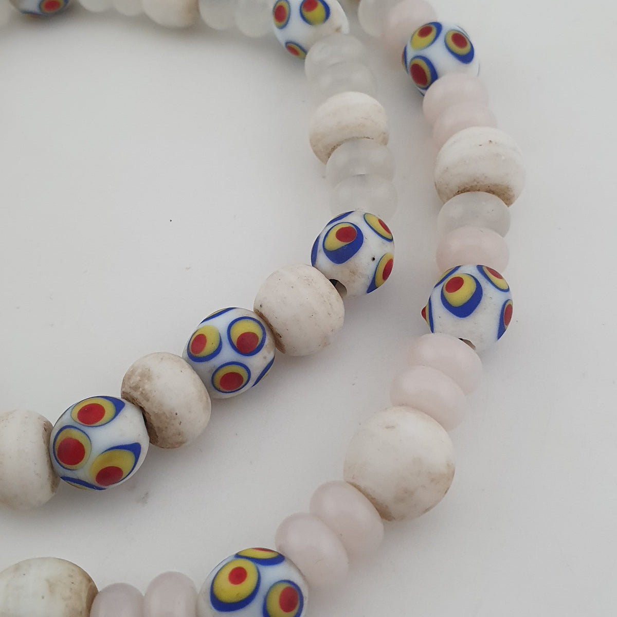 Vintage Venetian African Style Skunk Eyes &amp; Tire Shape White Glass Beads Necklace