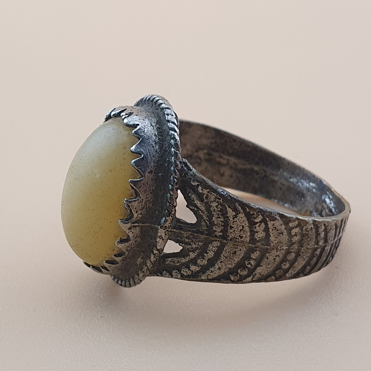 Antique Metal & Agate Ring Vintage Natural Stone Statement Jewelry