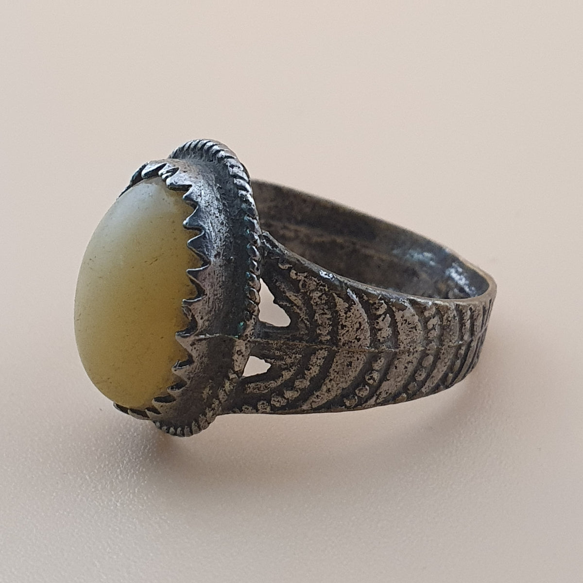Antique Metal & Agate Ring Vintage Natural Stone Statement Jewelry