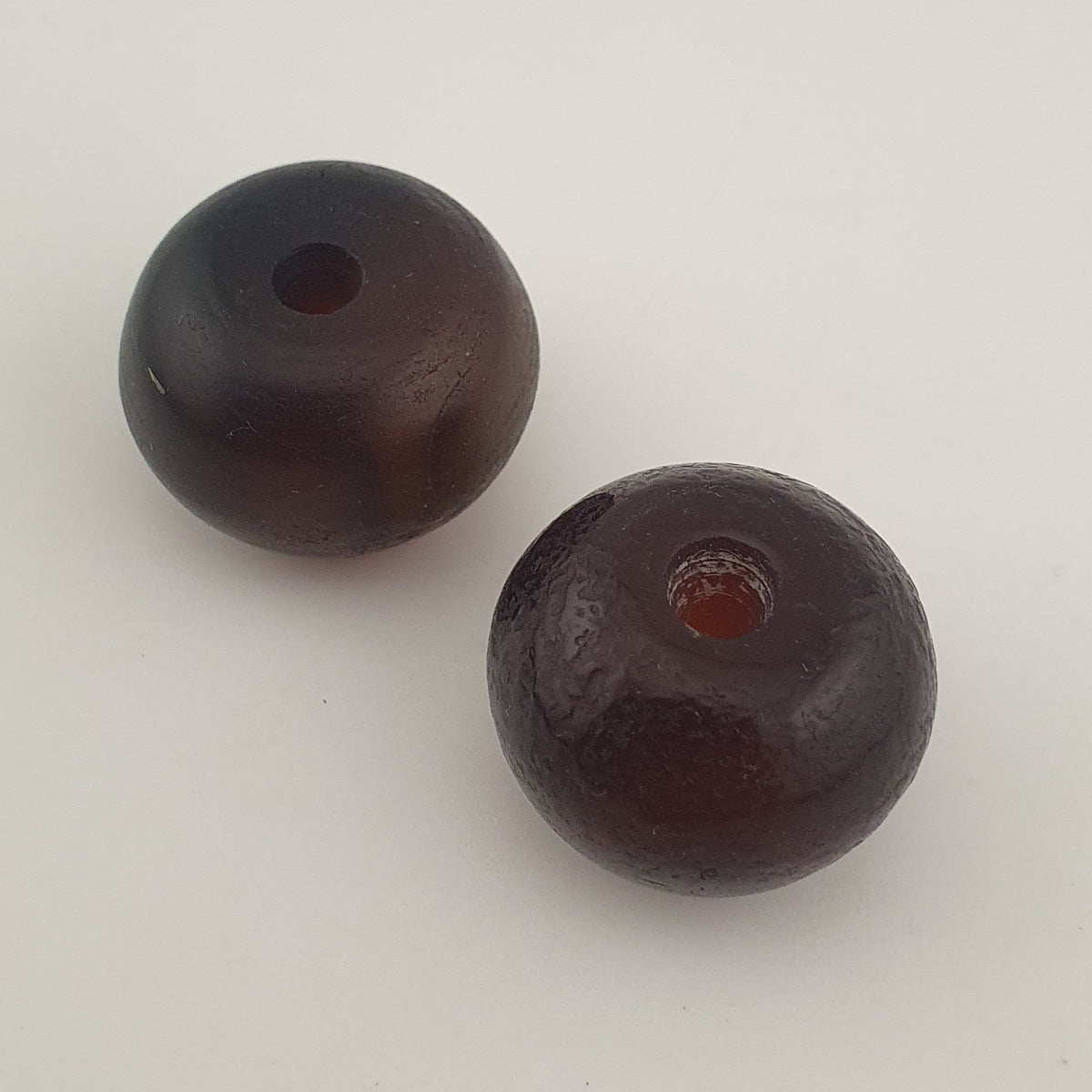 Vintage Himalayan Natrual Tire Shape Agate Beads Amulet
