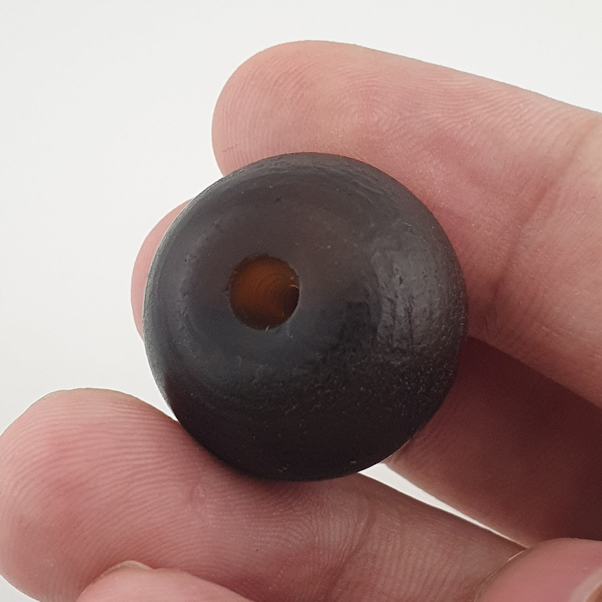 Vintage Himalayan Natrual Tire Shape Agate Beads Amulet