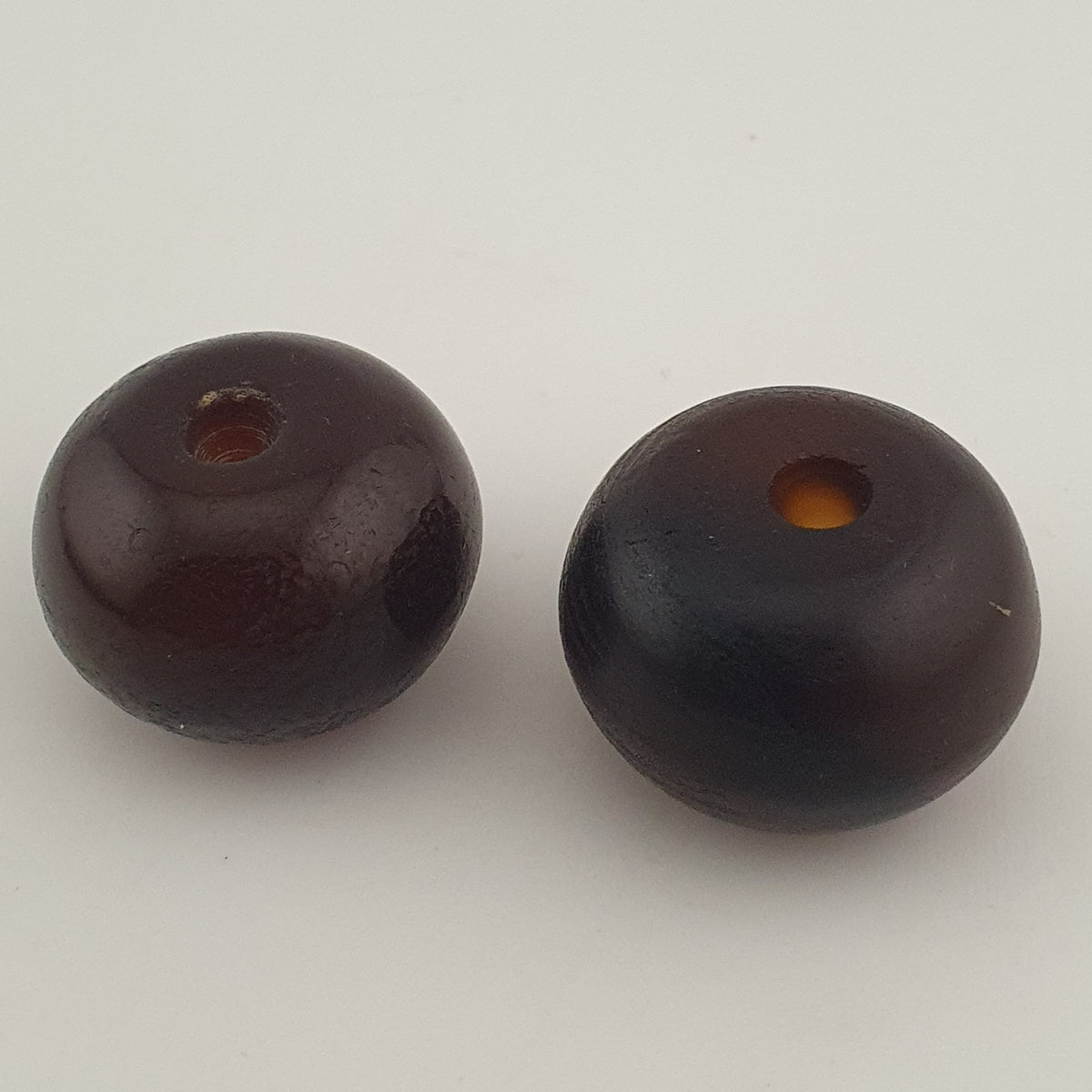 Vintage Himalayan Natrual Tire Shape Agate Beads Amulet