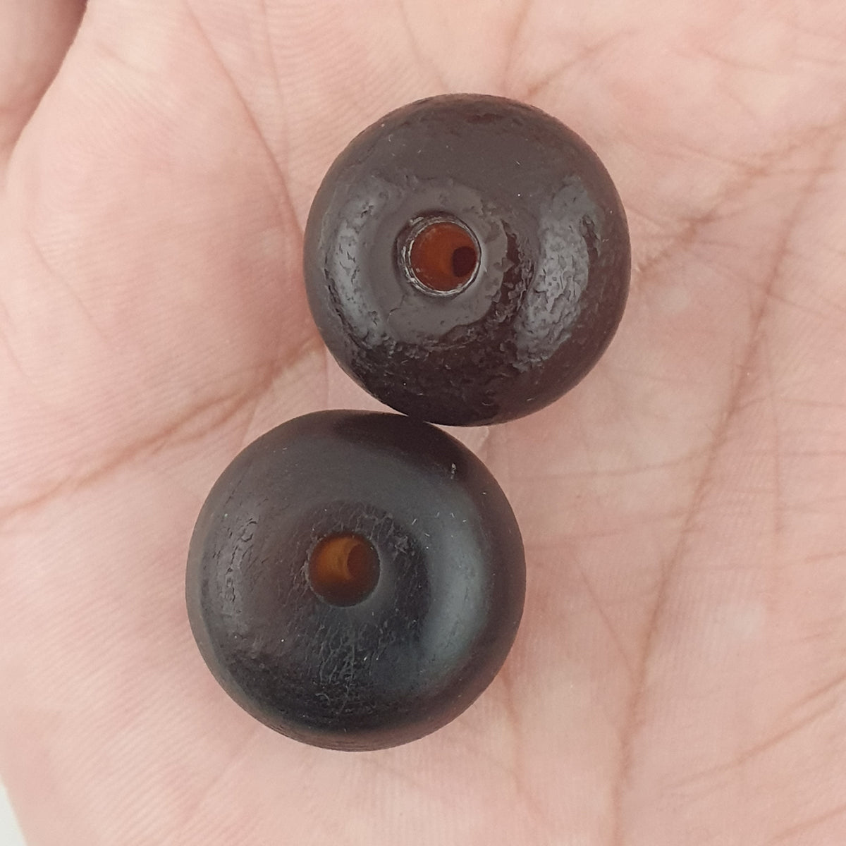 Vintage Himalayan Natrual Tire Shape Agate Beads Amulet