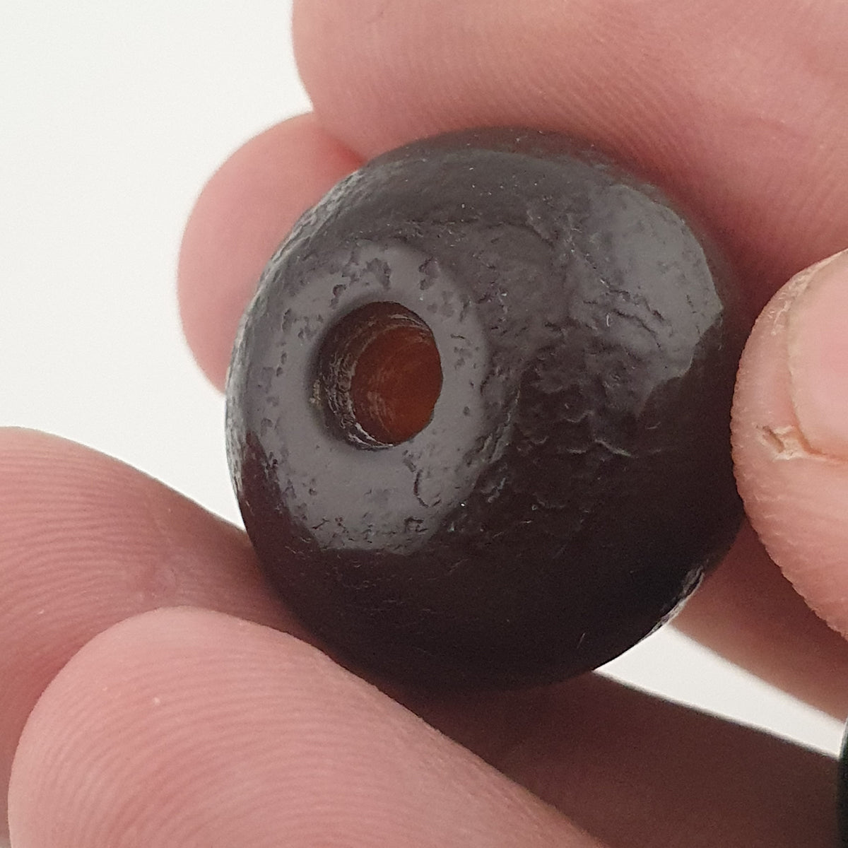 Vintage Himalayan Natrual Tire Shape Agate Beads Amulet