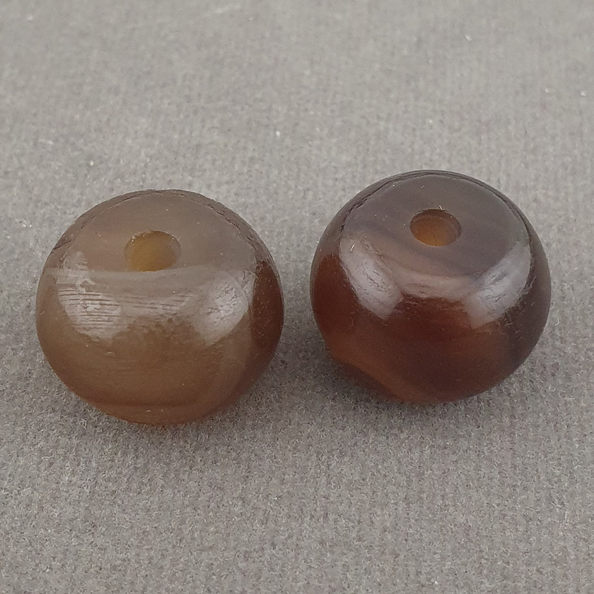 Vintage Himalayan Tire Shape Natrual Suliemani Agate Beads Lot of 2