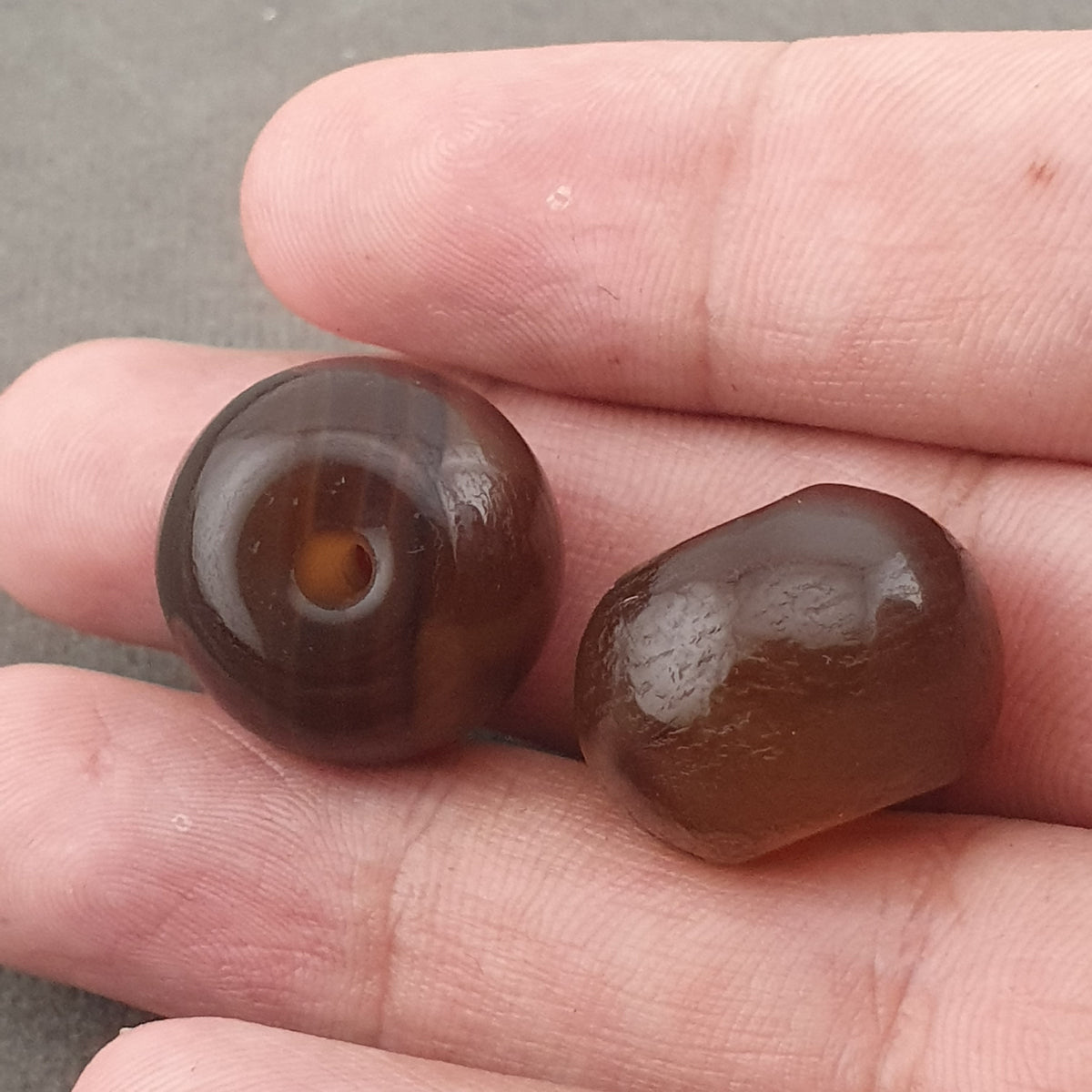 Vintage Himalayan Tire Shape Natrual Suliemani Agate Beads Lot of 2
