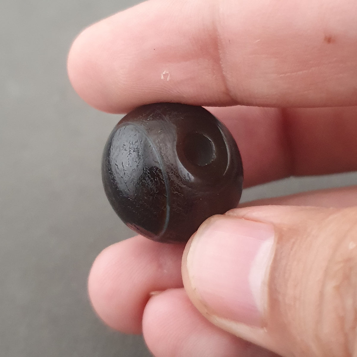 Vintage Himalayan Natrual Eyes Tire Shape Suliemani Agate Bead Amulet