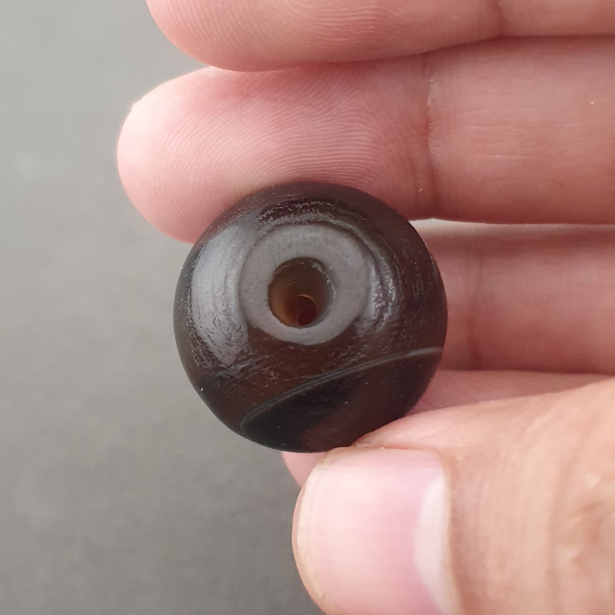 Vintage Himalayan Natrual Eyes Tire Shape Suliemani Agate Bead Amulet
