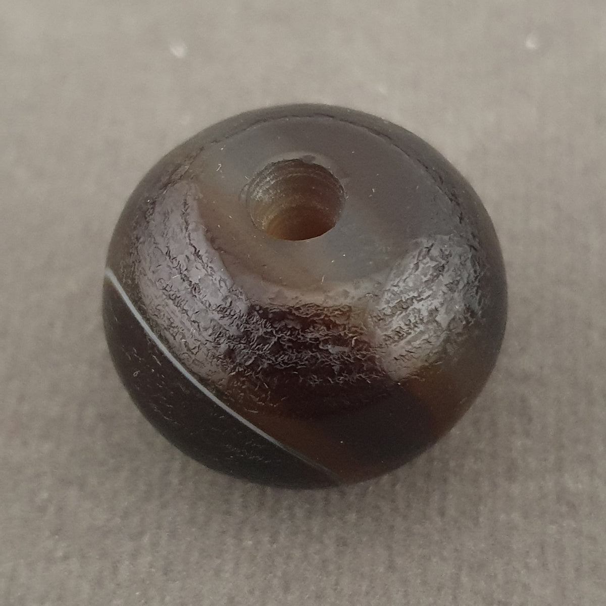 Vintage Himalayan Natrual Eyes Tire Shape Suliemani Agate Bead Amulet
