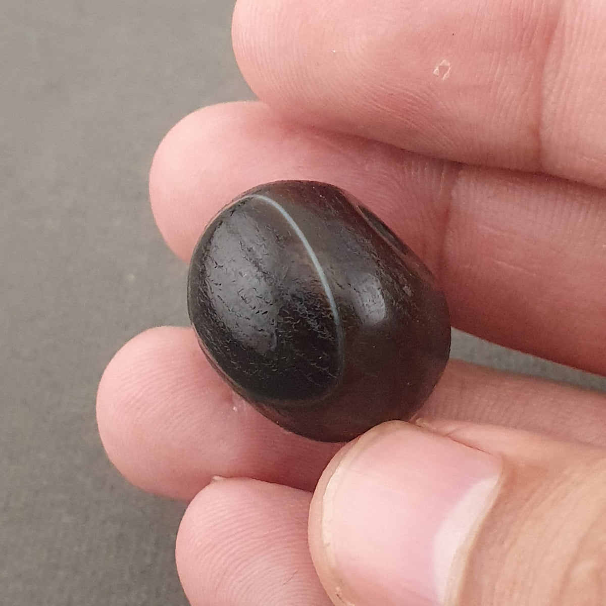 Vintage Himalayan Natrual Eyes Tire Shape Suliemani Agate Bead Amulet