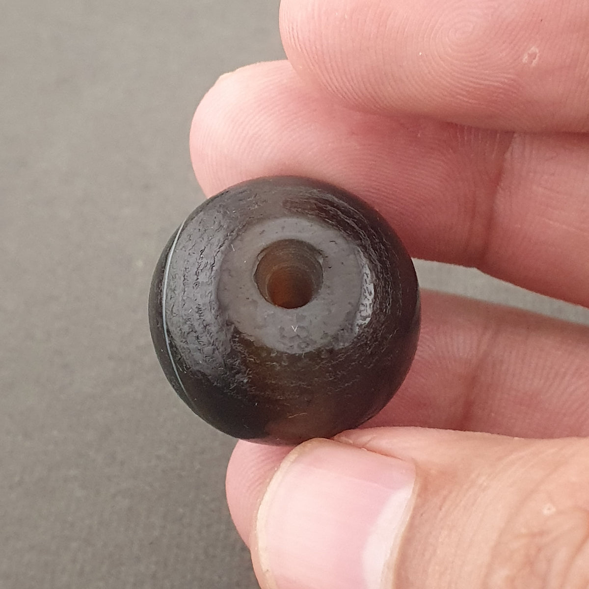 Vintage Himalayan Natrual Eyes Tire Shape Suliemani Agate Bead Amulet