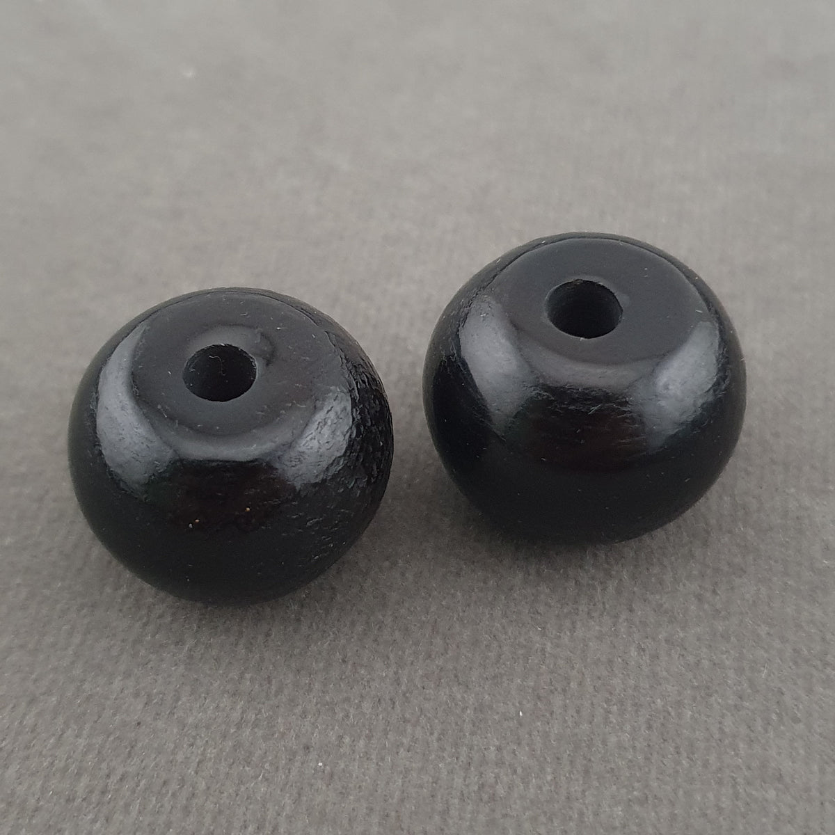 Lot of 2 Vintage Himalayan Natural Suliemani Agate Bead Amulet
