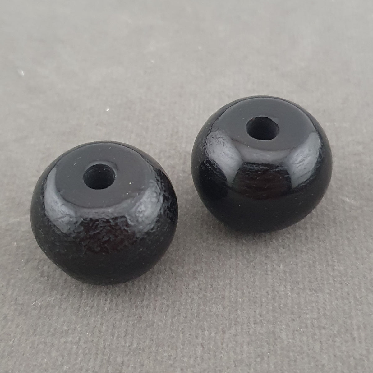Lot of 2 Vintage Himalayan Natural Suliemani Agate Bead Amulet