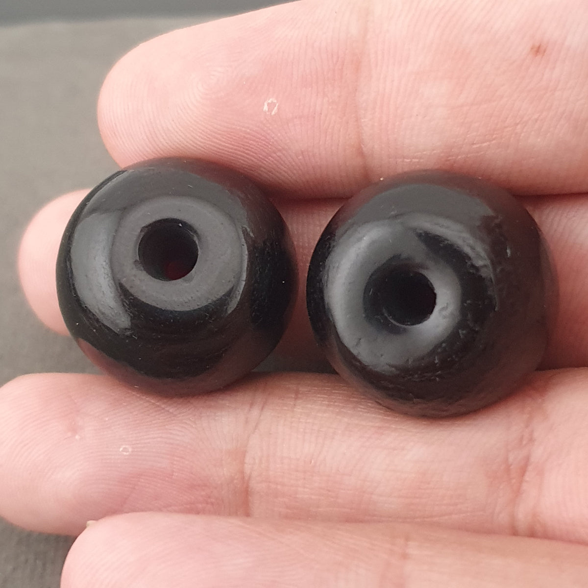 Lot of 2 Vintage Himalayan Natural Suliemani Agate Bead Amulet