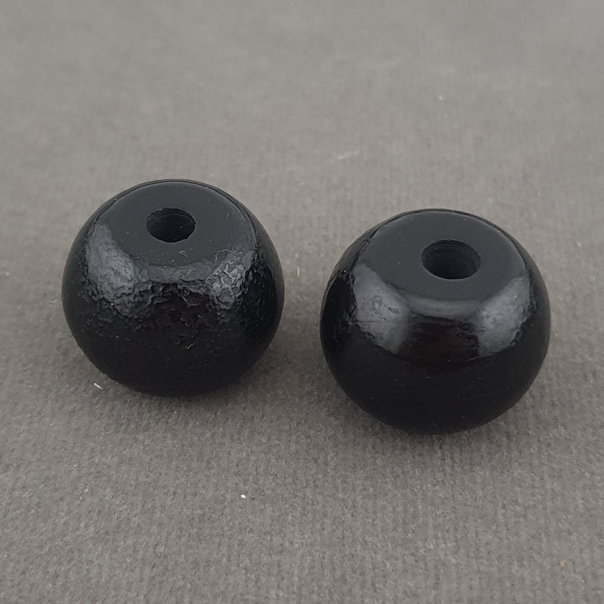Lot of 2 Vintage Himalayan Natural Suliemani Agate Bead Amulet