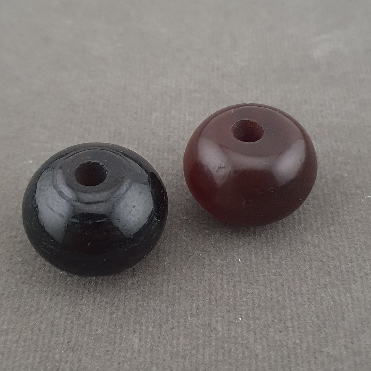 Vintage Lot of 2 Tire Shape Natural Suliemani Agate Beads