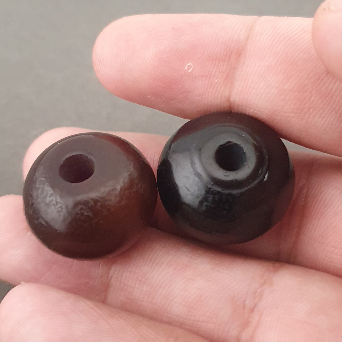 Vintage Lot of 2 Tire Shape Natural Suliemani Agate Beads