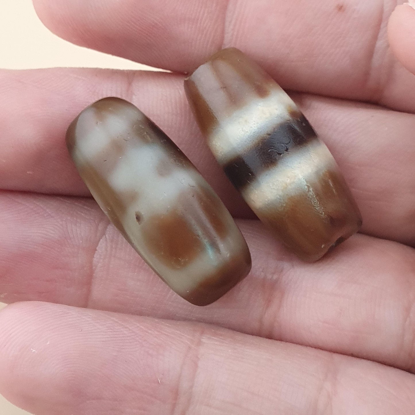 Vintage Himalayan Tibetan Treasure Vase & Stripe Pattern Agate Dzi Beads