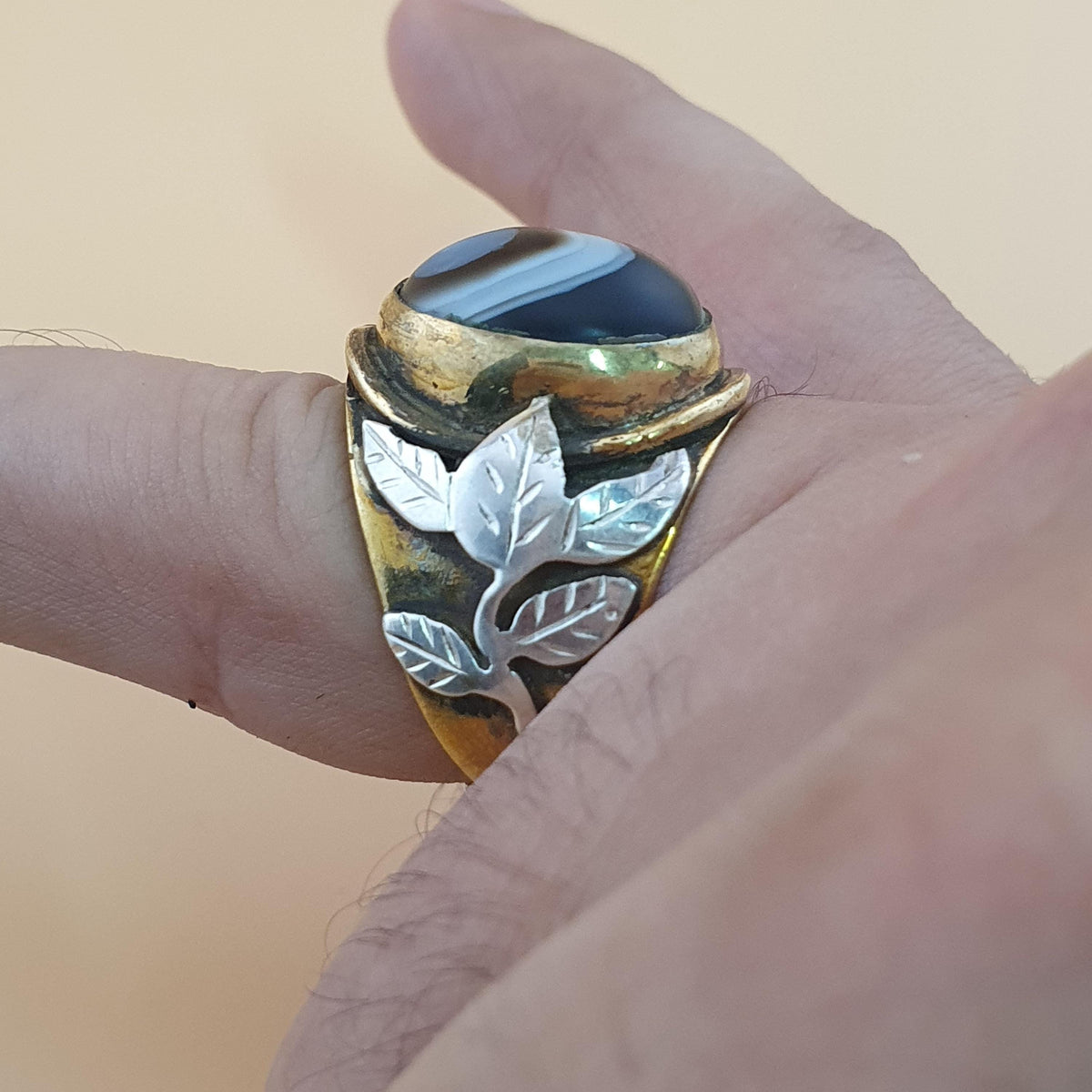 Bague œil d'agate Sulaimani vintage : incrustation florale en laiton et argent