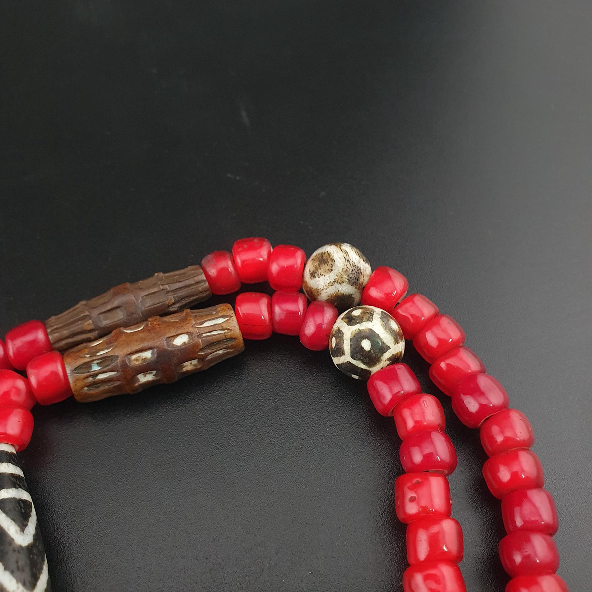 Collier de perles antiques Pumtek Pyu et WhiteHeart vénitiennes 61 cm