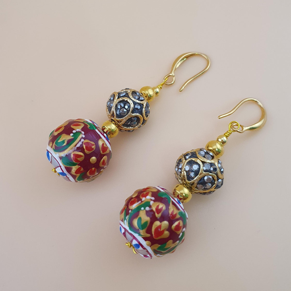 Boucles d'oreilles pendantes en émail coloré faites à la main au design afghan