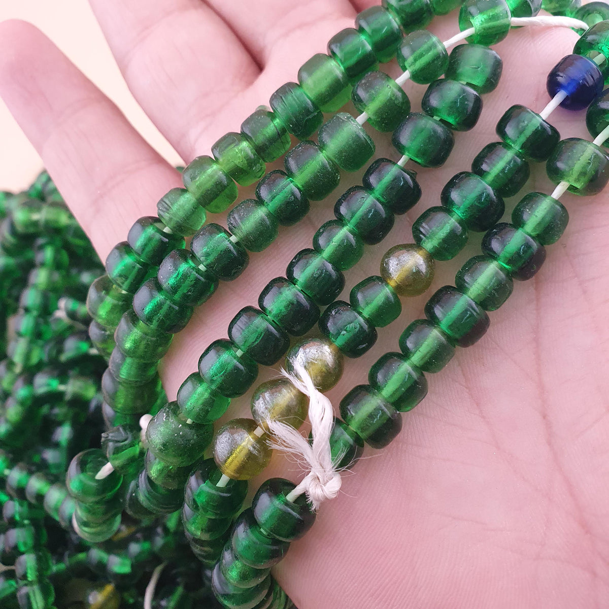 Collier en perles de verre vertes de style africain vintage de 24 pouces