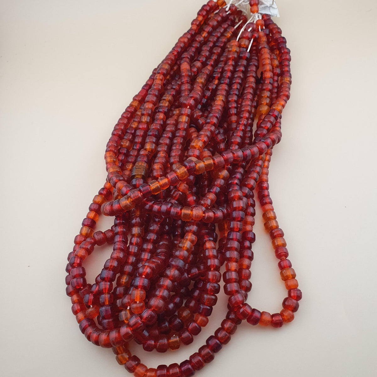 Collier de perles de verre vintage, style africain, orange et rouge, 61 cm