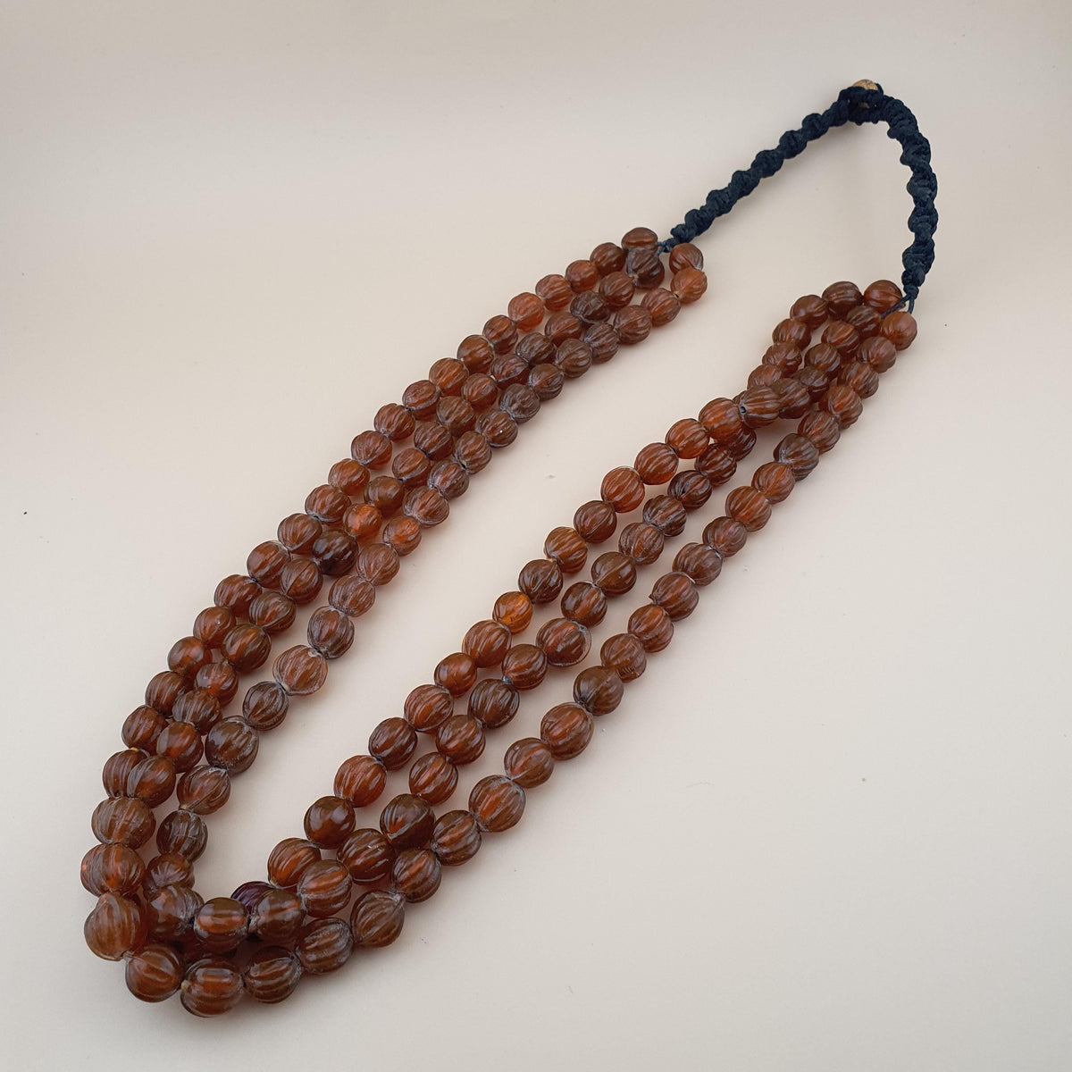 Collier vintage multibrins perles de verre jaune/marron forme melon 45,7 cm de long perles de 9-10mm