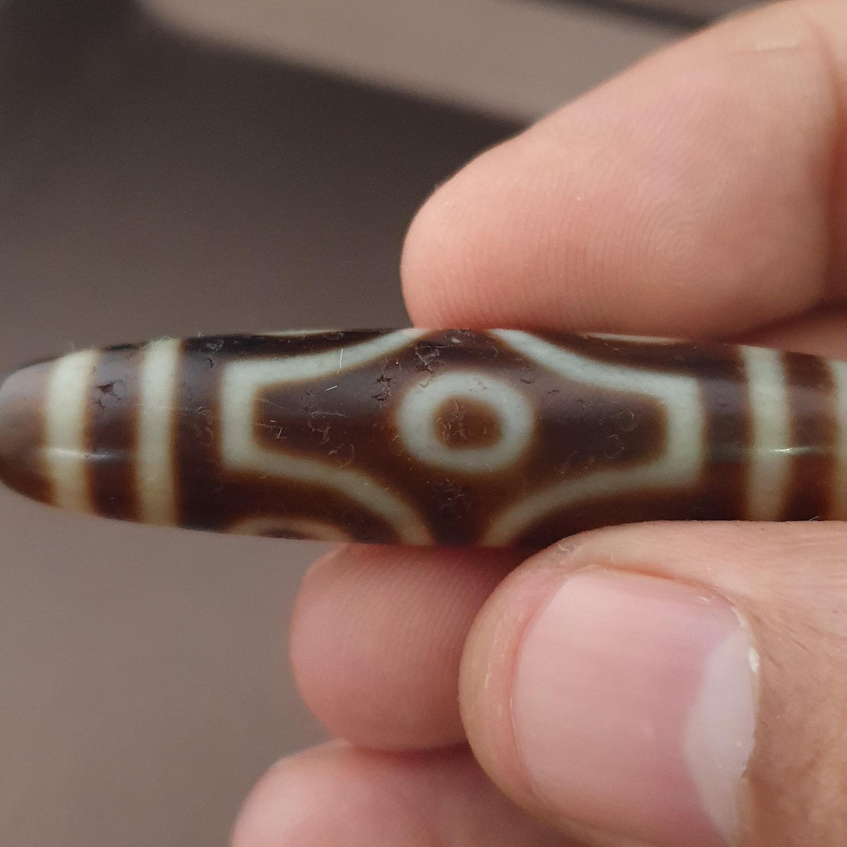Amulette tibétaine ancienne Perle Dzi en Agate de l'Himalaya à 6 Yeux