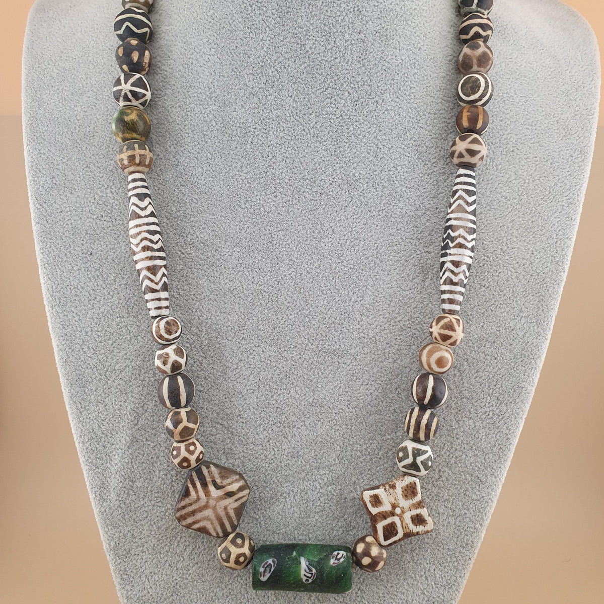 Vintage Asian African Pumtekpyu & Glass Beads Necklace 20 inches