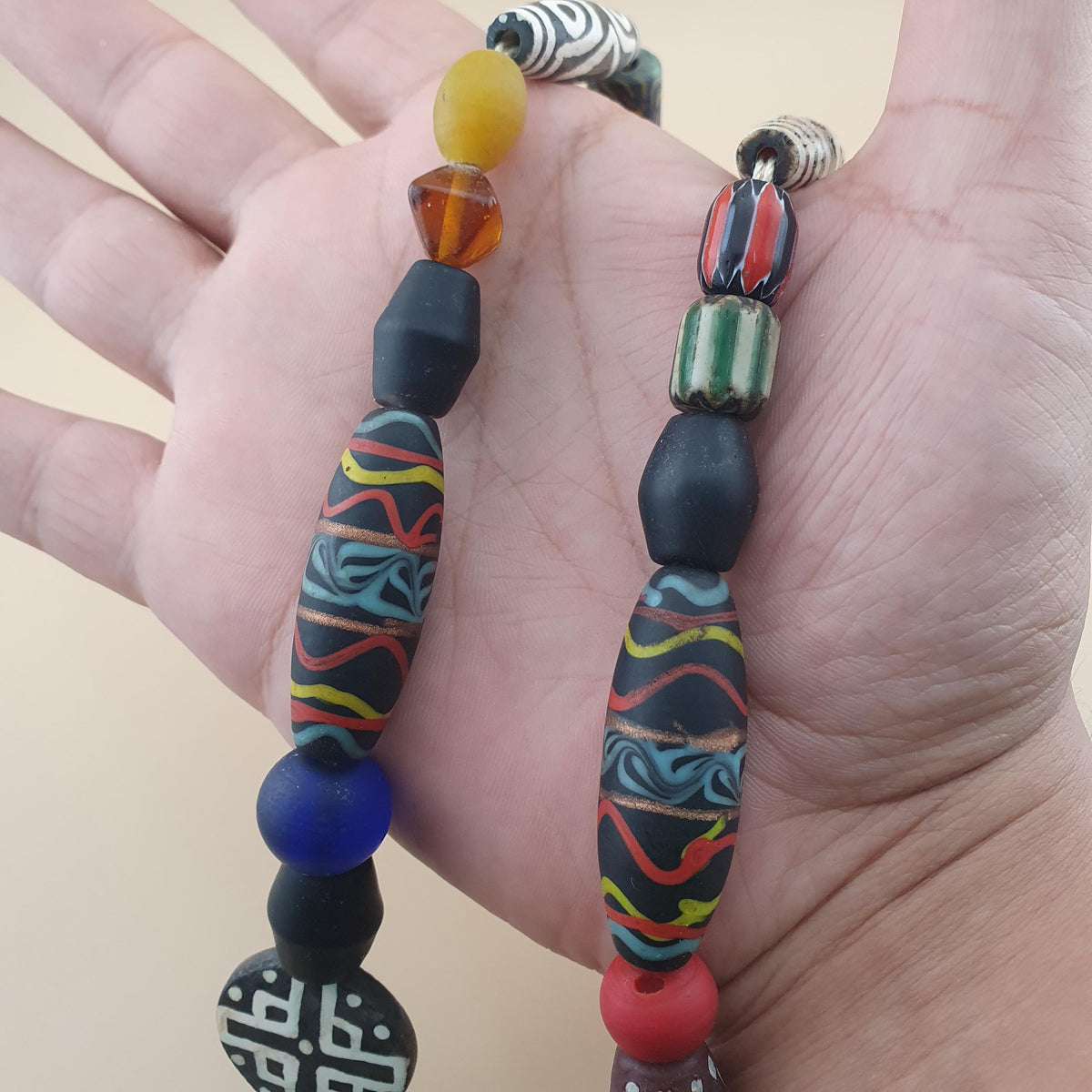 Collier vintage de perles asiatiques, africaines, Pumtek, Pyu et en verre