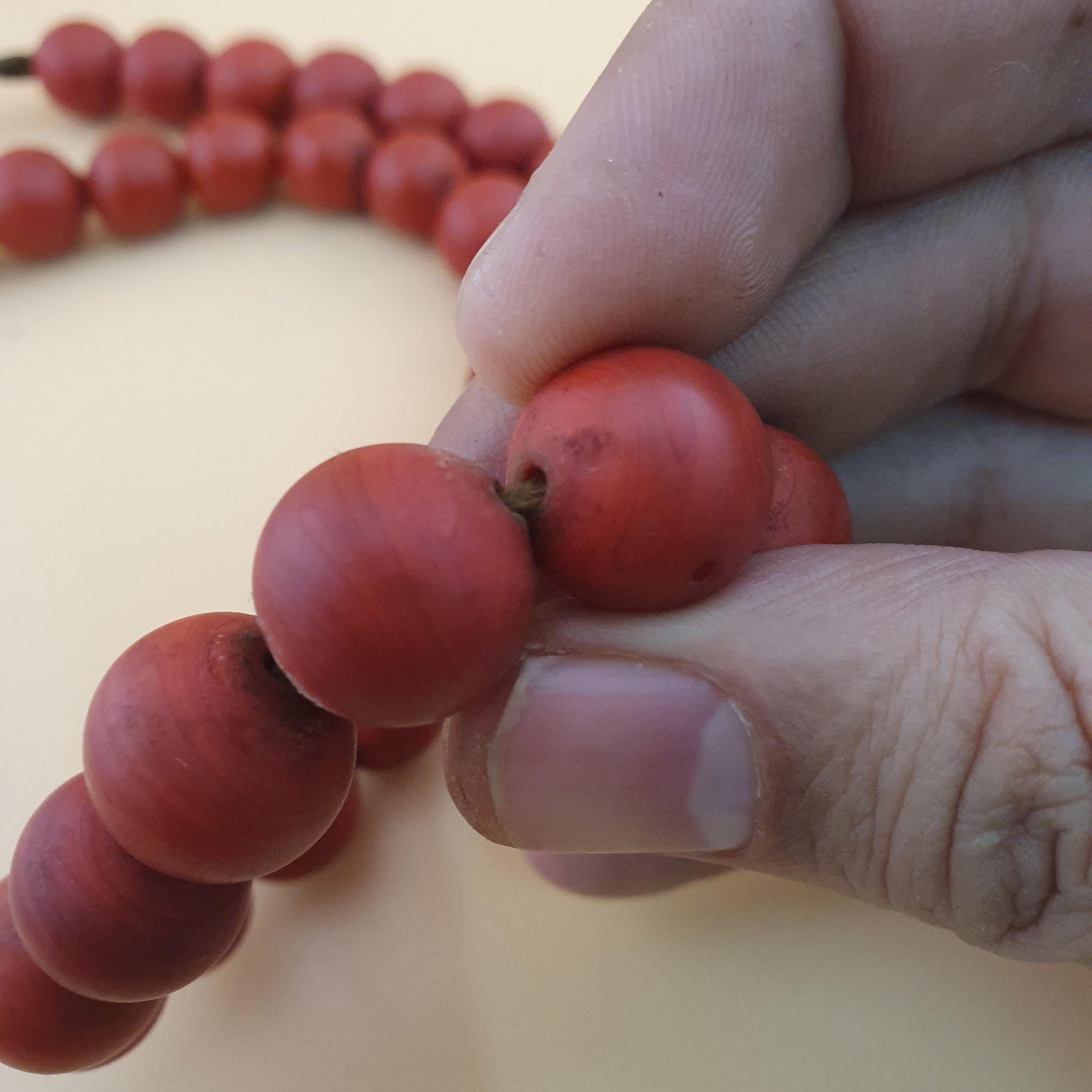 Halskette mit Glasperlen im afrikanischen Stil, Rot-Orange