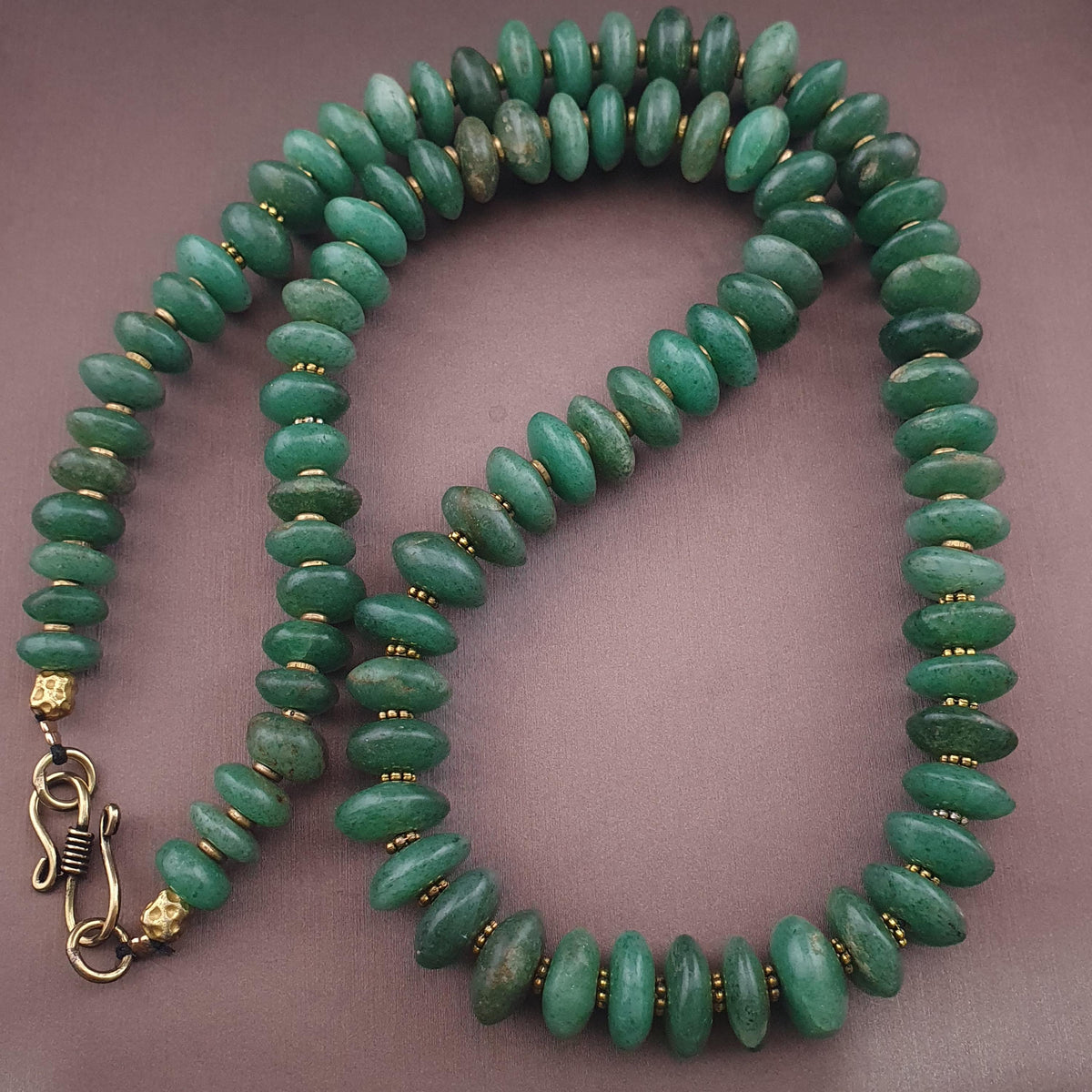 Collier de perles vintage en forme de pneu de jade