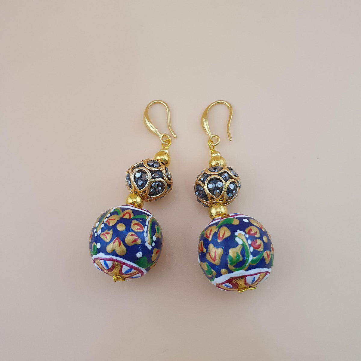Boucles d'oreilles pendantes en émail faites à la main : Design afghan plaqué or