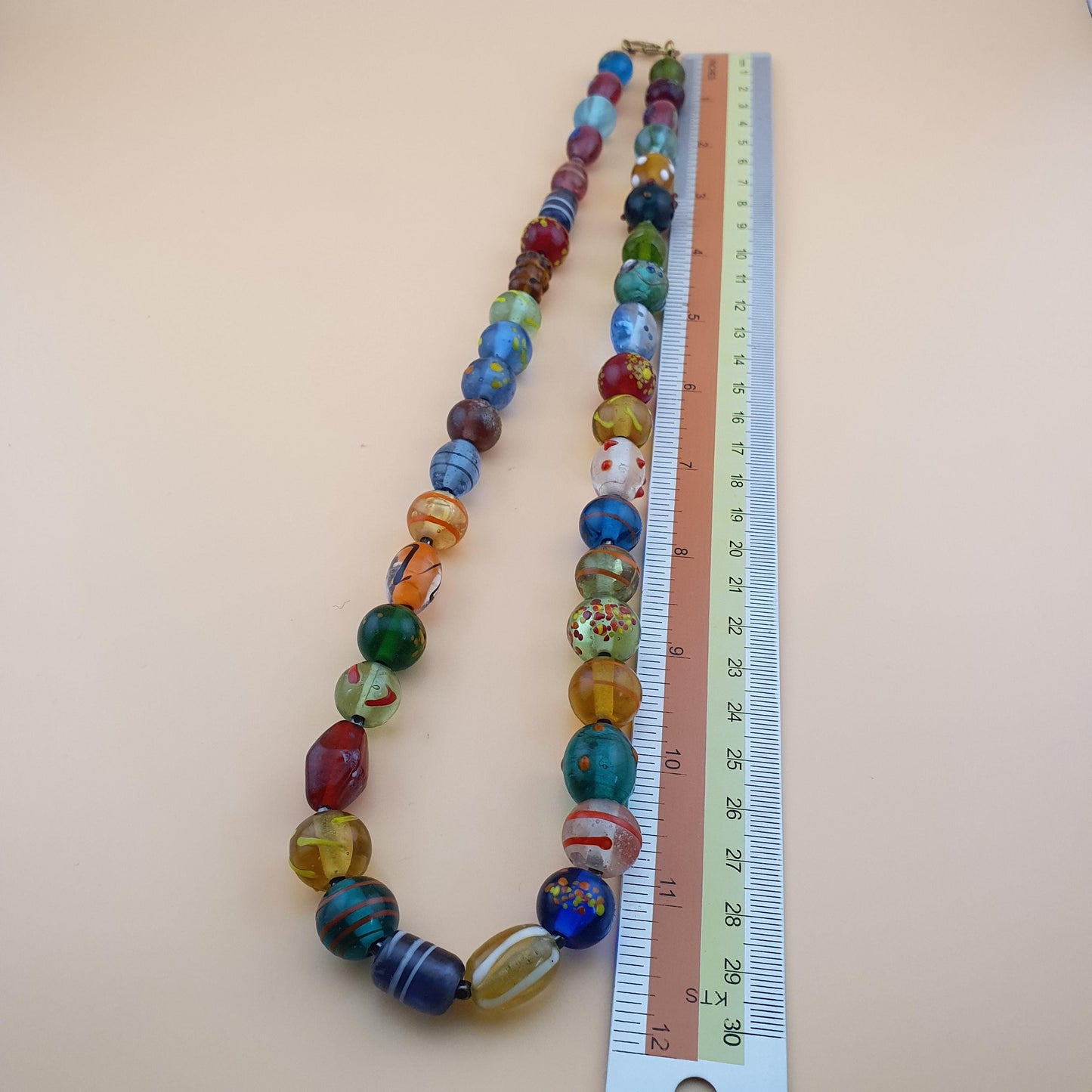 Halskette aus venezianischen Glasperlen im Vintage-Stil: Aventurin & Skunk Glas