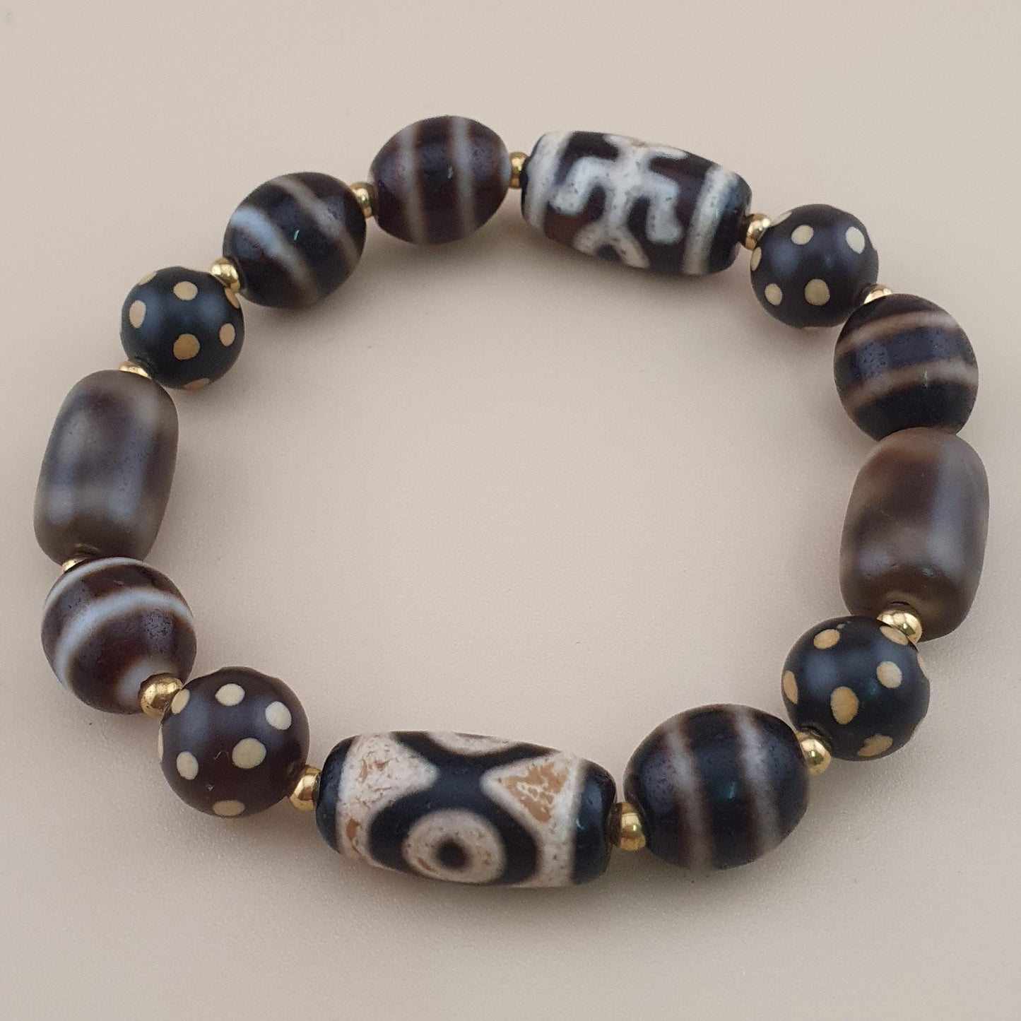 Vintage Himalayan Tibetan Dzi Achat Perlen 2-Augen Armband mit gepunktetem Quarz