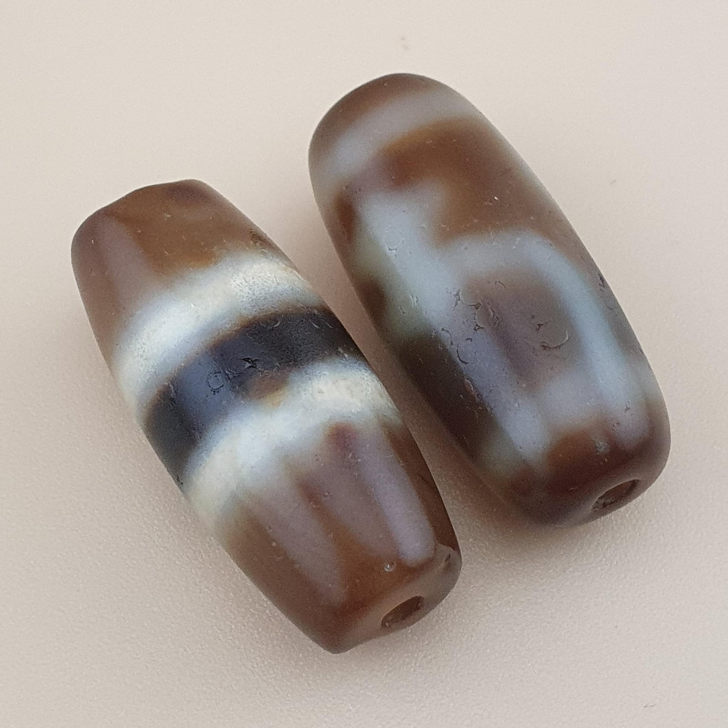 Vintage Himalayan Tibetan Treasure Vase & Stripe Pattern Agate Dzi Beads