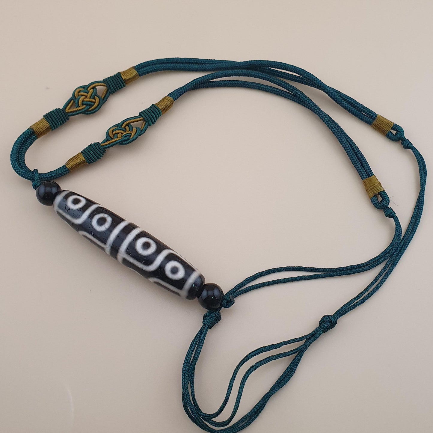 Antike Himalaya-Tibetische 12-Augen-Achat-Dzi-Perlen-Amulett-Halskette