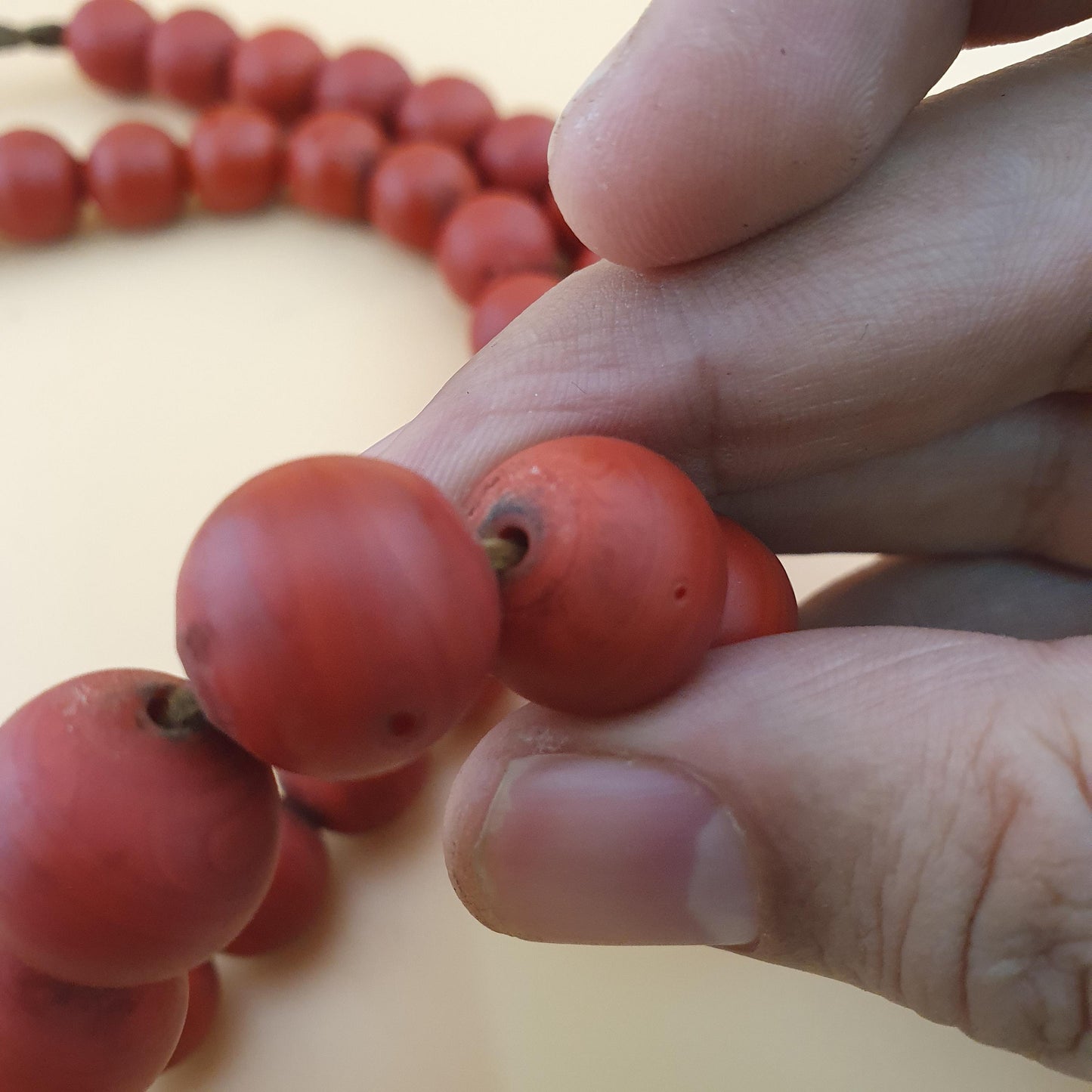 Halskette mit Glasperlen im afrikanischen Stil, Rot-Orange